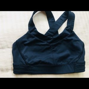 Black Lululemon sports bra